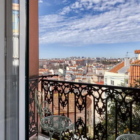 Very Spacious House - Amazing View Appartamento Lisbona