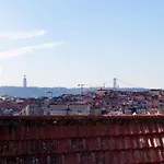 Very Spacious House - Amazing View Lissabon