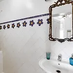 Very Spacious House - Amazing View Апартаменты Лиссабон