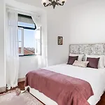 Апартаменты Very Spacious House - Amazing View *