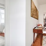Апартаменты Very Spacious House - Amazing View Лиссабон