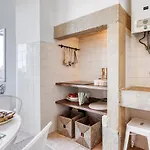 Апартаменты Very Spacious House - Amazing View *