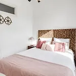 Very Spacious House - Amazing View Апартаменты Лиссабон